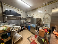 Immeuble avec restaurant et appartement