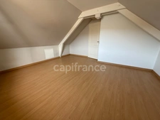 Maison récente avec garage et terrain clos