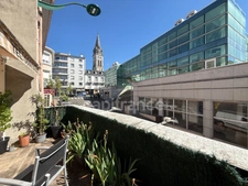 Immeuble avec restaurant et appartement