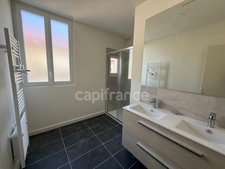 Appartement refait à neuf avec parking et ascenseur