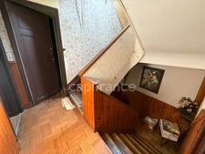 Grande maison de 200 m²/habitables à rénover sur terrain clos