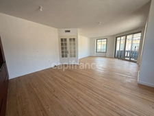 Appartement Bourgeois T4 dans résidence avec ascenseur