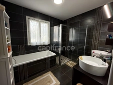 Superbe villa de plain pied avec combles aménageables 