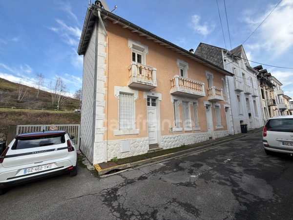 Maison de ville avec jardin proche sanctuaire