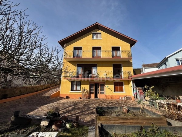 Grande maison de 160 m² avec 2 garages