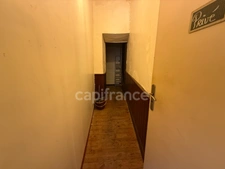 Immeuble avec restaurant et appartement