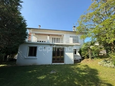 Grande maison avec 2 appartements 