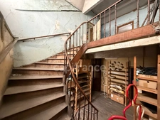 Immeuble à rénover avec locaux commerciaux