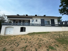 Superbe villa en position dominante aux portes de LOURDES !