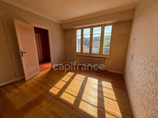 Grande maison avec 2 appartements 