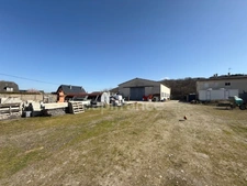 Entrepot de 300 m² sur axe Lourdes-Tarbes
