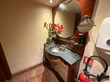 Immeuble avec restaurant et appartement