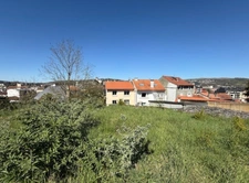 Grand terrain en position dominante 