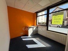 Local/bureau à usage commercial ou professionnel