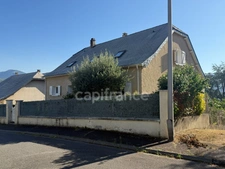 GRANDE MAISON AVEC VUE EXCEPTIONNELLE SUR LES PYRÉNÉES