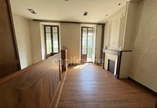 Immeuble avec restaurant et appartement