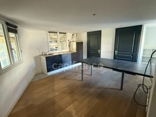 Atelier avec bureau et possibilité appartement