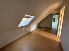 Maison récente avec garage et terrain clos