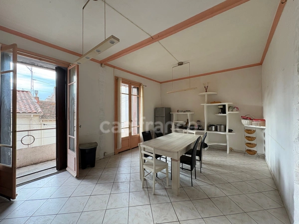 ✨ Opportunité rare ! Grand duplex de 140 m² à fort potentiel 🔑 — idéal investissement ou projet familial 🏡
