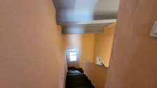 Authentique maison de village de 3 pièces avec cave voûtée et chambre à rénover_SIGONCE (04)