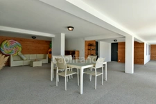 PEYRUIS (04) Villa de 247 m2 avec piscine édifiée sur une parcelle de 2400 m2.