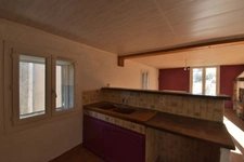 Dpt Alpes de Haute Provence (04), à vendre CHATEAUNEUF-VAL-SAINT-DONAT. MAISON + APPARTEMENT