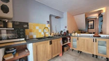 Authentique maison de village de 3 pièces avec cave voûtée et chambre à rénover_SIGONCE (04)