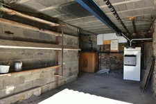 Dpt Alpes de Haute Provence (04), à vendre CHATEAUNEUF-VAL-SAINT-DONAT. MAISON + APPARTEMENT