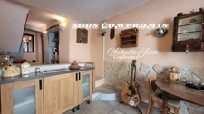 Authentique maison de village de 3 pièces avec cave voûtée et chambre à rénover_SIGONCE (04)