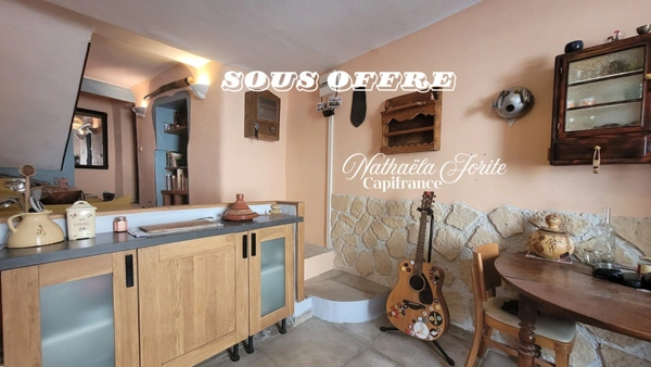 Authentique maison de village de 3 pièces avec cave voûtée et chambre à rénover_SIGONCE (04)