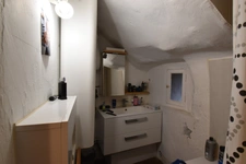 Dpt Alpes de Haute Provence (04), à vendre CHATEAUNEUF-VAL-SAINT-DONAT. MAISON + APPARTEMENT