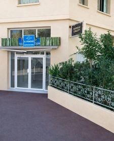 Local/bureau à vendre proche de Antibes, Provence-Alpes-Côte d'Azur, France (06)