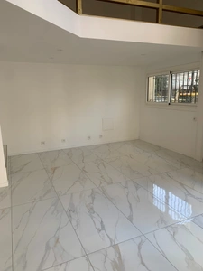 Local/bureau à vendre proche de Antibes, Provence-Alpes-Côte d'Azur, France (06)