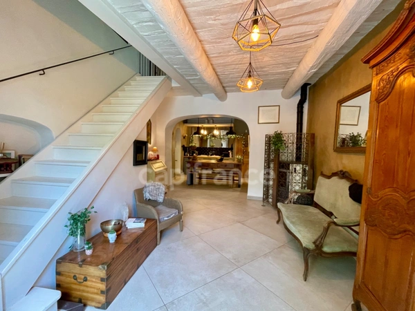 A vendre, maison de hameau en pierre à ROUSSILLON (84)