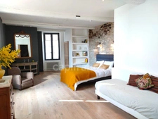 FOR SALE: Magnificent character house in the heart of Saignon, Luberon