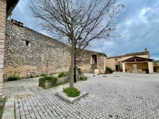 Maison de hameau en pierre  à vendre proche de GORDES (84)