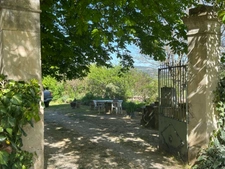 Hamlet house to renovate in ROUSSILLON (84)