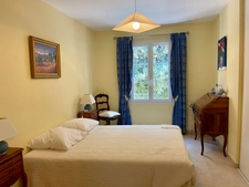 À VENDRE LAURIS (84) Propriété d’exception de plain-pied avec piscine et jardin paysager d'env 3000 M2