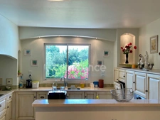 À VENDRE LAURIS (84) Propriété d’exception de plain-pied avec piscine et jardin paysager d'env 3000 M2