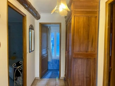  A vendre Bâtisse en pierre rénovée de 235 m² habitables et ses dépendances de 300 m2 - Terrain de 100 000,00 m² 