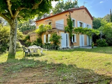 Dpt Vaucluse (84), for sale Near the village of ROUSSILLON house P6 200 M2 LAND 20 000 M2