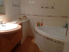 SAINT-SATURNIN-LÈS-APT – Propriété d’exception au cœur du Luberon, piscine chauffée et tennis privé Terrain de 5800 m² 