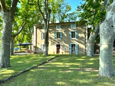  Maison de Maître de Prestige dans le Luberon 