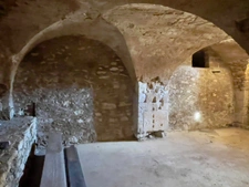FOR SALE – Château to renovate on 100 hectare estate 