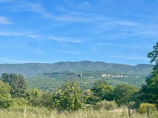 Maison en pierre à rénover avec vue exceptionnelle sur le Luberon –  84400 Apt