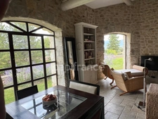 A VENDRE APT (84) MAISON EN PIERRE DE CHARME AVEC VUE, JARDIN ET UN CADRE DE VIE PRIVILÉGIÉ