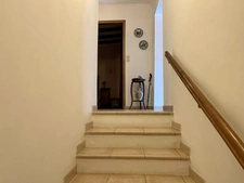  A vendre Bâtisse en pierre rénovée de 235 m² habitables et ses dépendances de 300 m2 - Terrain de 100 000,00 m² 