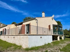 Céreste (04)  Villa de plain-pied 128 m², 4 chambres, garage et terrain 840 m²