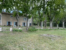  Maison de Maître de Prestige dans le Luberon 