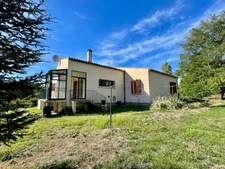 Céreste (04)  Villa de plain-pied 128 m², 4 chambres, garage et terrain 840 m²